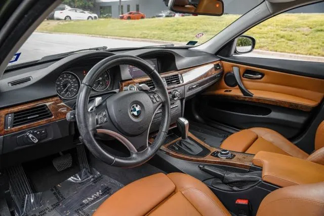 BMW 3 Series photo 15