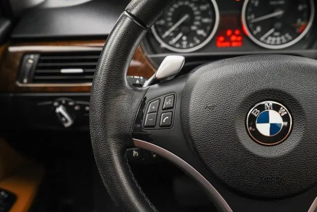 BMW 3 Series photo 22