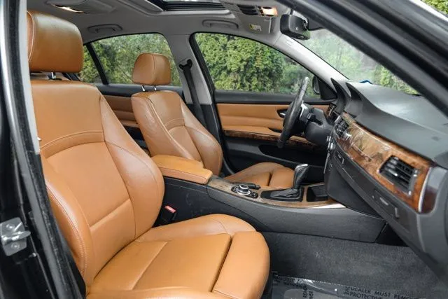 BMW 3 Series photo 32