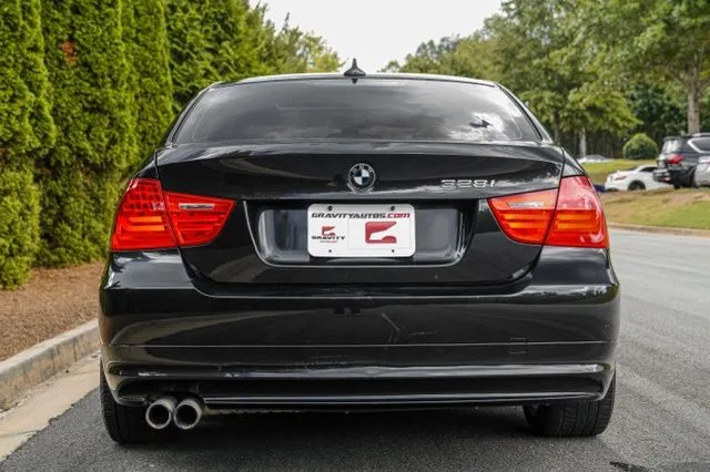 BMW 3 Series photo 12