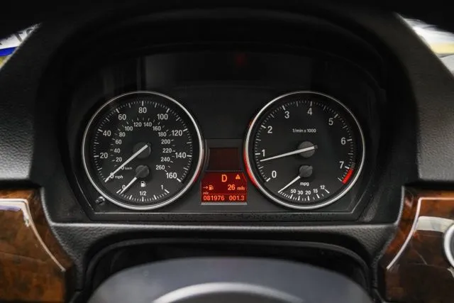 BMW 3 Series photo 24
