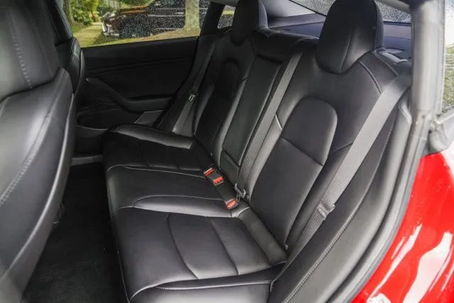 Tesla Model 3 photo 38