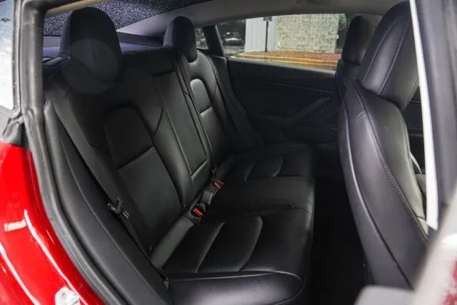 Tesla Model 3 photo 39