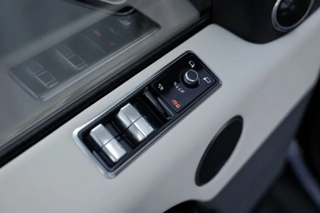 Land Rover Range Rover Sport photo 45