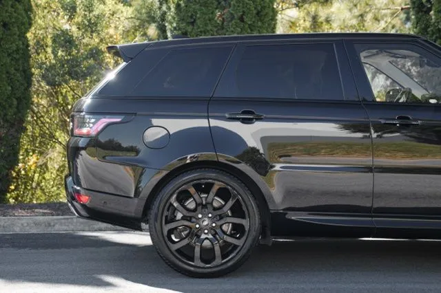 Land Rover Range Rover Sport photo 9