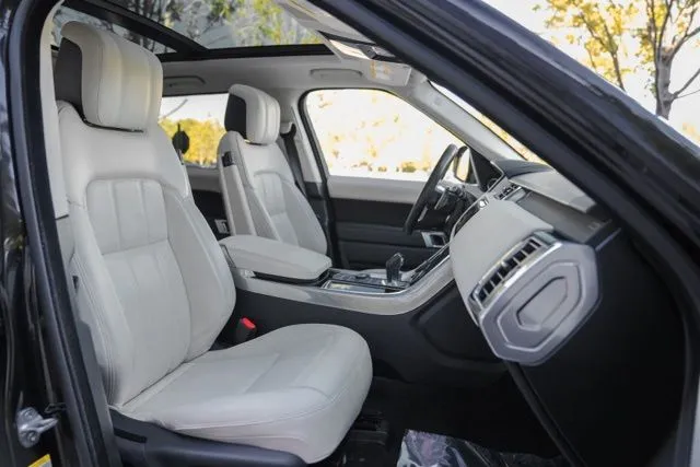 Land Rover Range Rover Sport photo 38