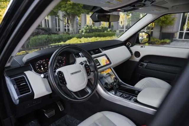 Land Rover Range Rover Sport photo 20