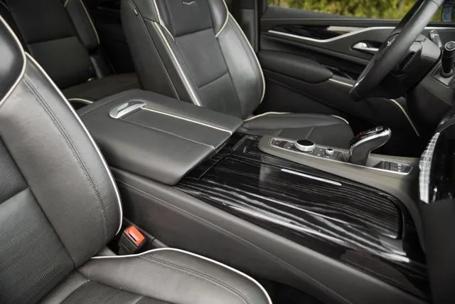 Cadillac Escalade photo 38