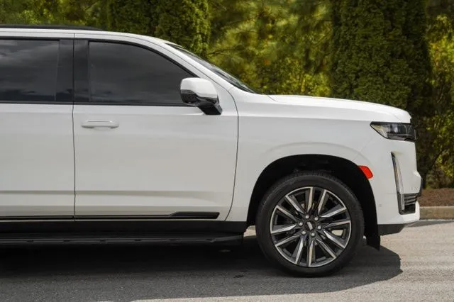 Cadillac Escalade photo 11