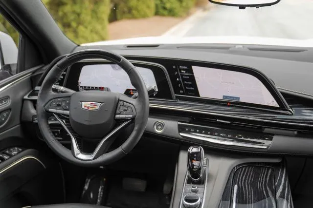 Cadillac Escalade photo 27