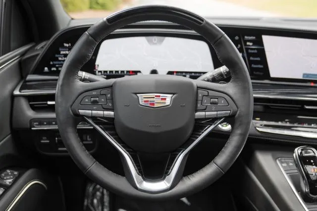Cadillac Escalade photo 29