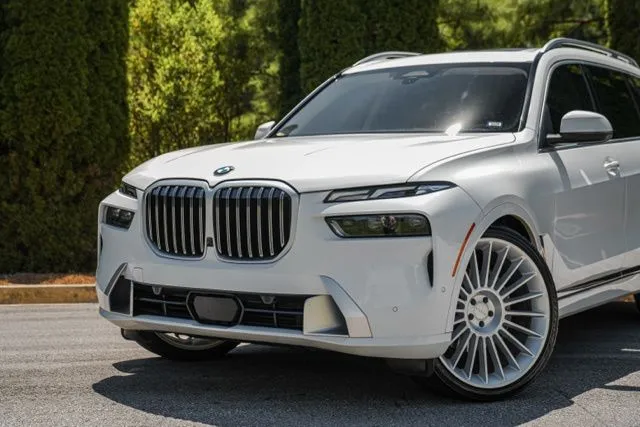 BMW X7 photo 2