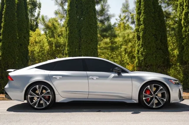 Audi RS 7 photo 8