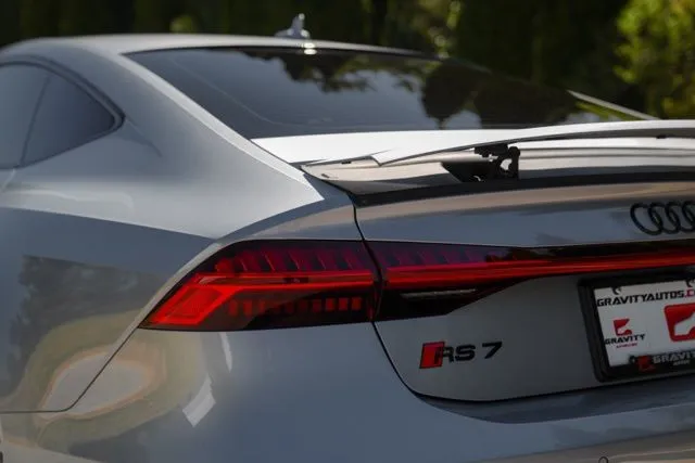 Audi RS 7 photo 13