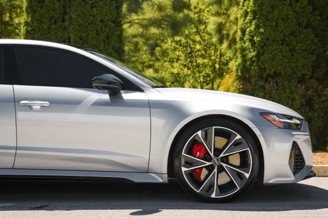 Audi RS 7 photo 10