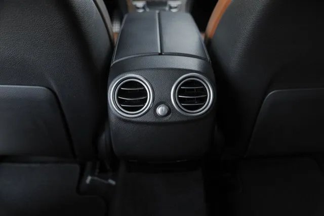 Mercedes-Benz GLC photo 46