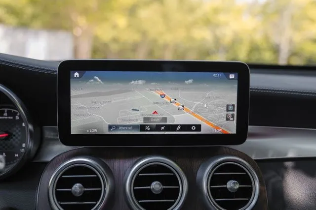 Mercedes-Benz GLC photo 35