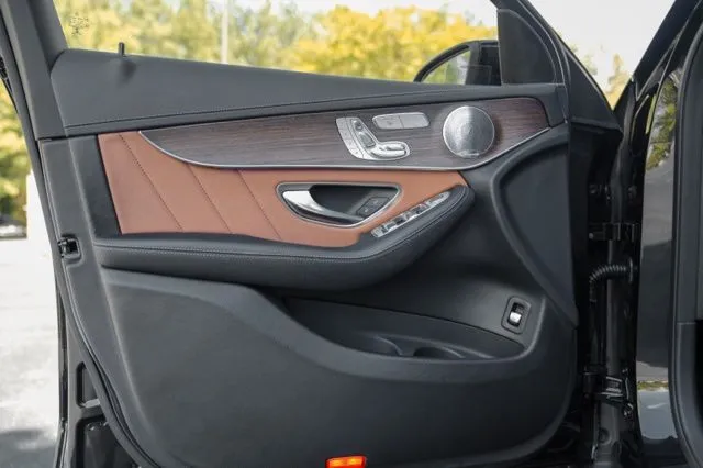 Mercedes-Benz GLC photo 47