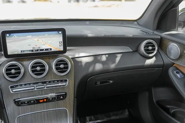 Mercedes-Benz GLC photo 30