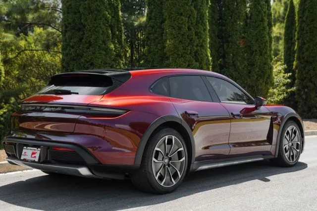 Porsche Taycan Cross Turismo photo 15