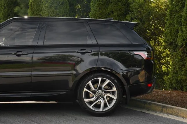 Land Rover Range Rover Sport photo 11