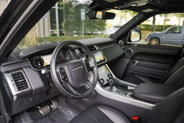 Land Rover Range Rover Sport photo 24