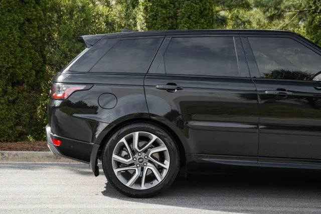 Land Rover Range Rover Sport photo 13