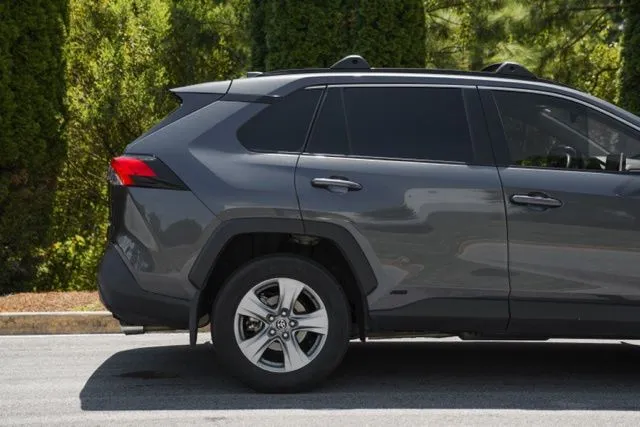 Toyota RAV4 Hybrid photo 12