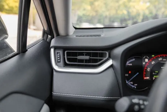 Toyota RAV4 Hybrid photo 27
