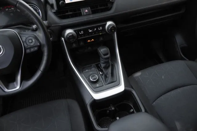 Toyota RAV4 Hybrid photo 36