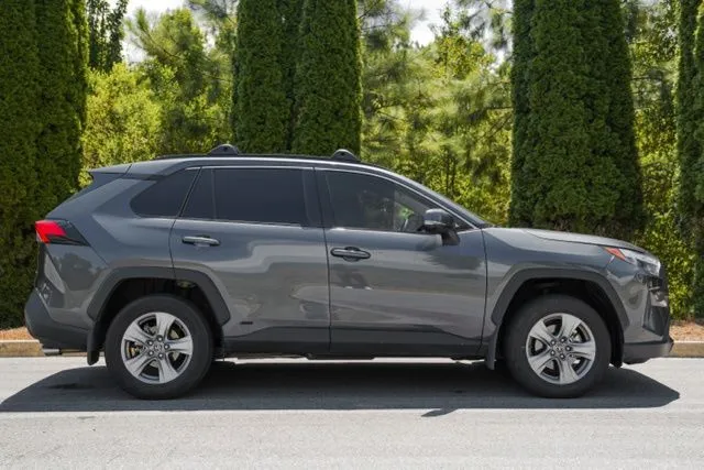 Toyota RAV4 Hybrid photo 11