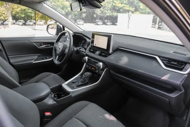 Toyota RAV4 Hybrid photo 24