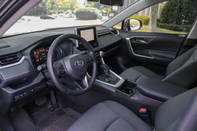 Toyota RAV4 Hybrid photo 22