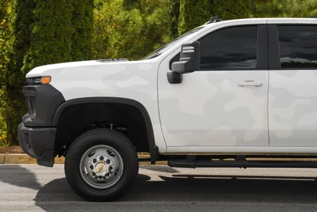Chevrolet Silverado 3500 HD photo 6