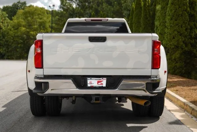 Chevrolet Silverado 3500 HD photo 19