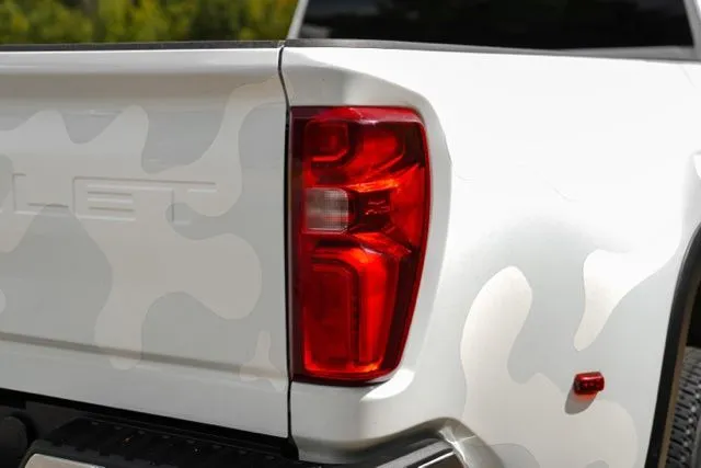 Chevrolet Silverado 3500 HD photo 14