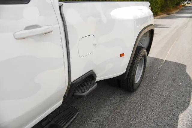 Chevrolet Silverado 3500 HD photo 15