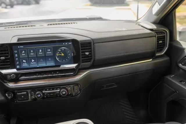 Chevrolet Silverado 3500 HD photo 27