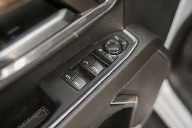 Chevrolet Silverado 3500 HD photo 42