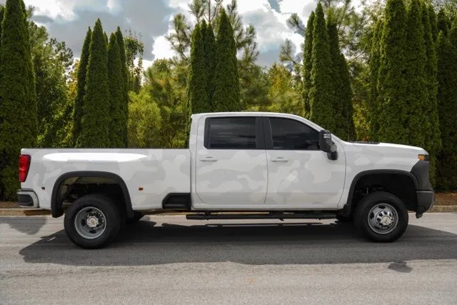 Chevrolet Silverado 3500 HD photo 8