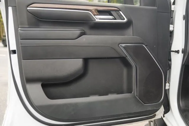 Chevrolet Silverado 3500 HD photo 40
