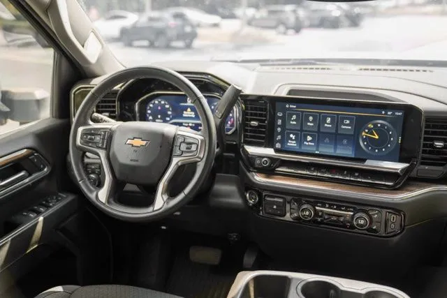 Chevrolet Silverado 3500 HD photo 26