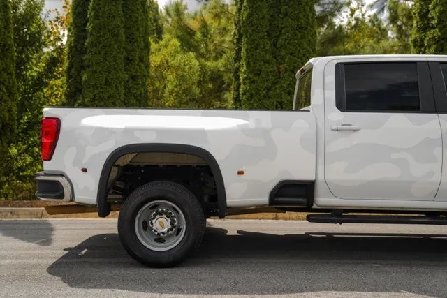 Chevrolet Silverado 3500 HD photo 9