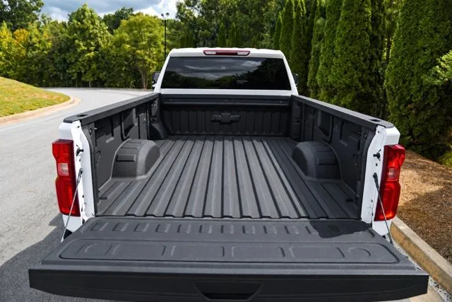 Chevrolet Silverado 3500 HD photo 20