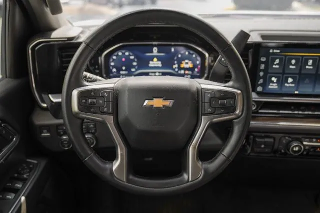 Chevrolet Silverado 3500 HD photo 28