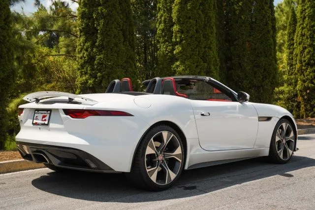 Jaguar F-TYPE photo 17