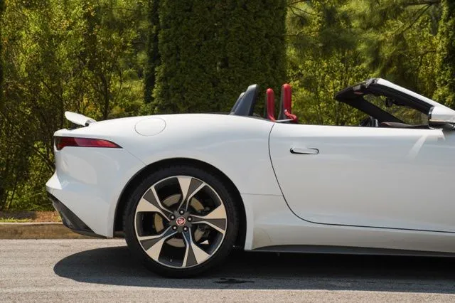 Jaguar F-TYPE photo 13