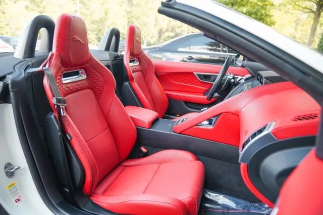 Jaguar F-TYPE photo 39