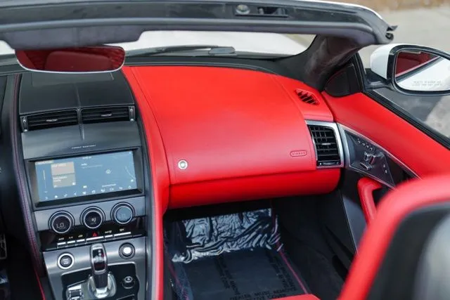 Jaguar F-TYPE photo 26