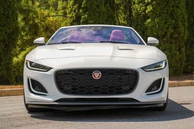 Jaguar F-TYPE photo 18
